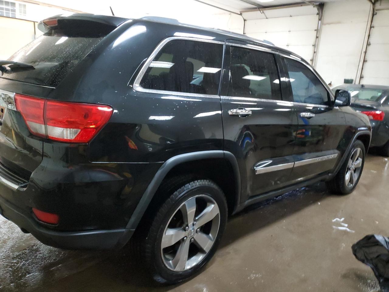 Image 3 of 2012 JEEP GRAND CHEROKEE LIMITED 2012 with VIN 1C4RJFBT8CC272474