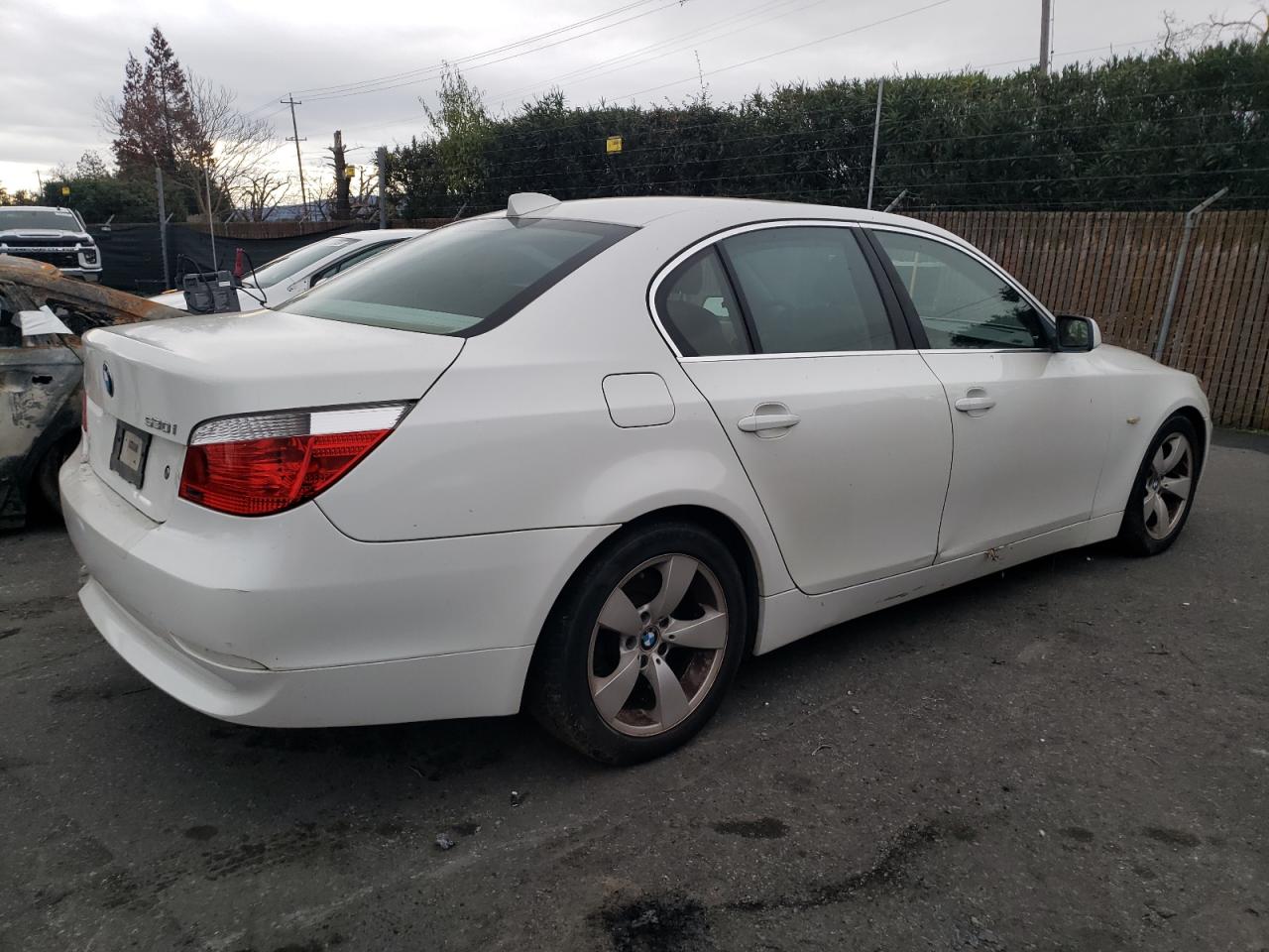 Obraz 3 z 2007 BMW 530 I 2007 z VIN WBANE73517CM46459