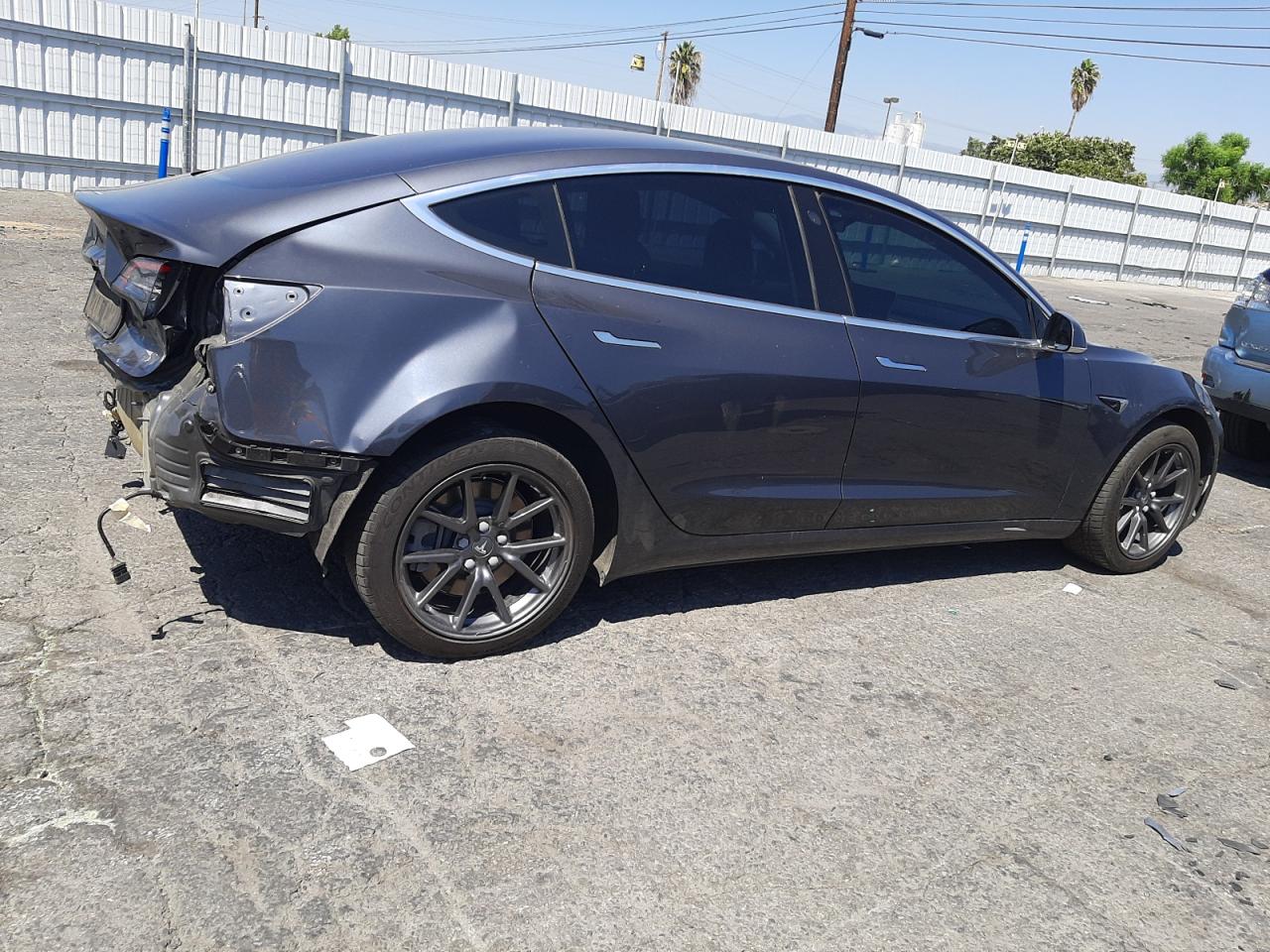 Obraz 3 z 2018 TESLA MODEL 3  2018 z VIN 5YJ3E1EA6JF158268