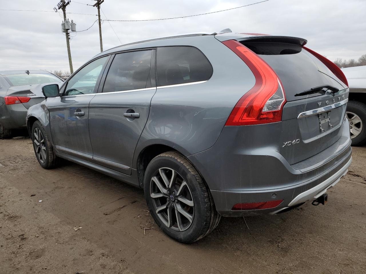 Image 2 of 2017 VOLVO XC60 T6 DYNAMIC 2017 with VIN YV449MRRXH2024528