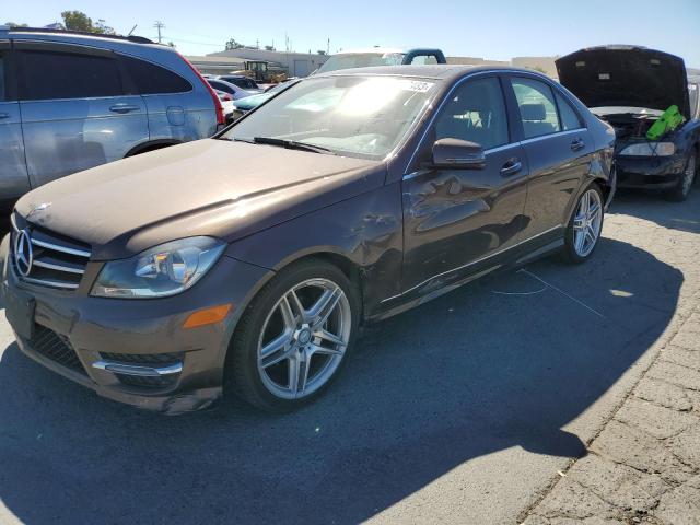 Image 1 of 2014 MERCEDES-BENZ C 250 2014 with VIN WDDGF4HB9EA957549