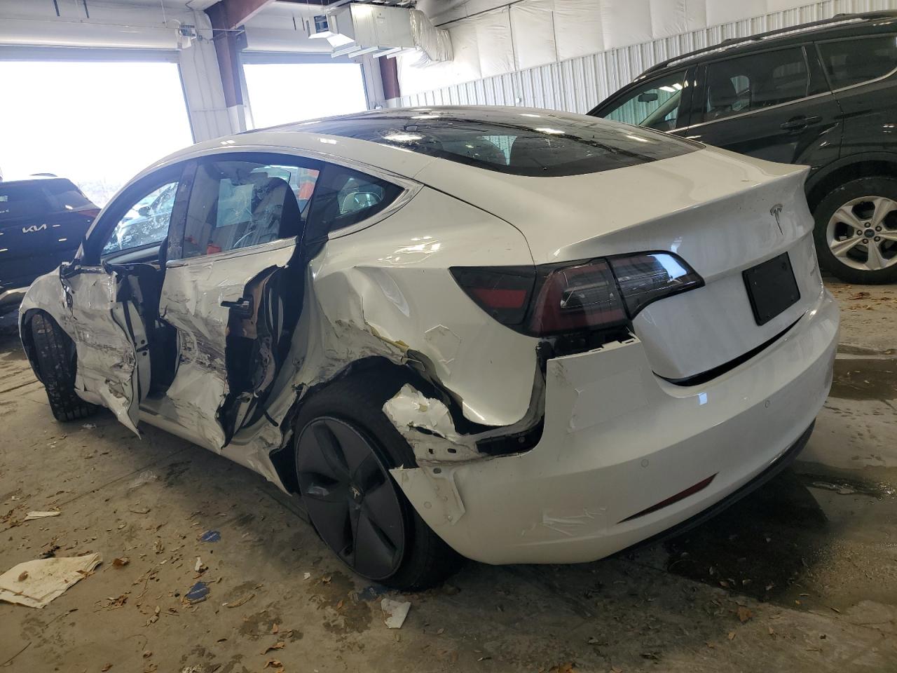 Obraz 2 z 2019 TESLA MODEL 3  2019 z VIN 5YJ3E1EAXKF436199