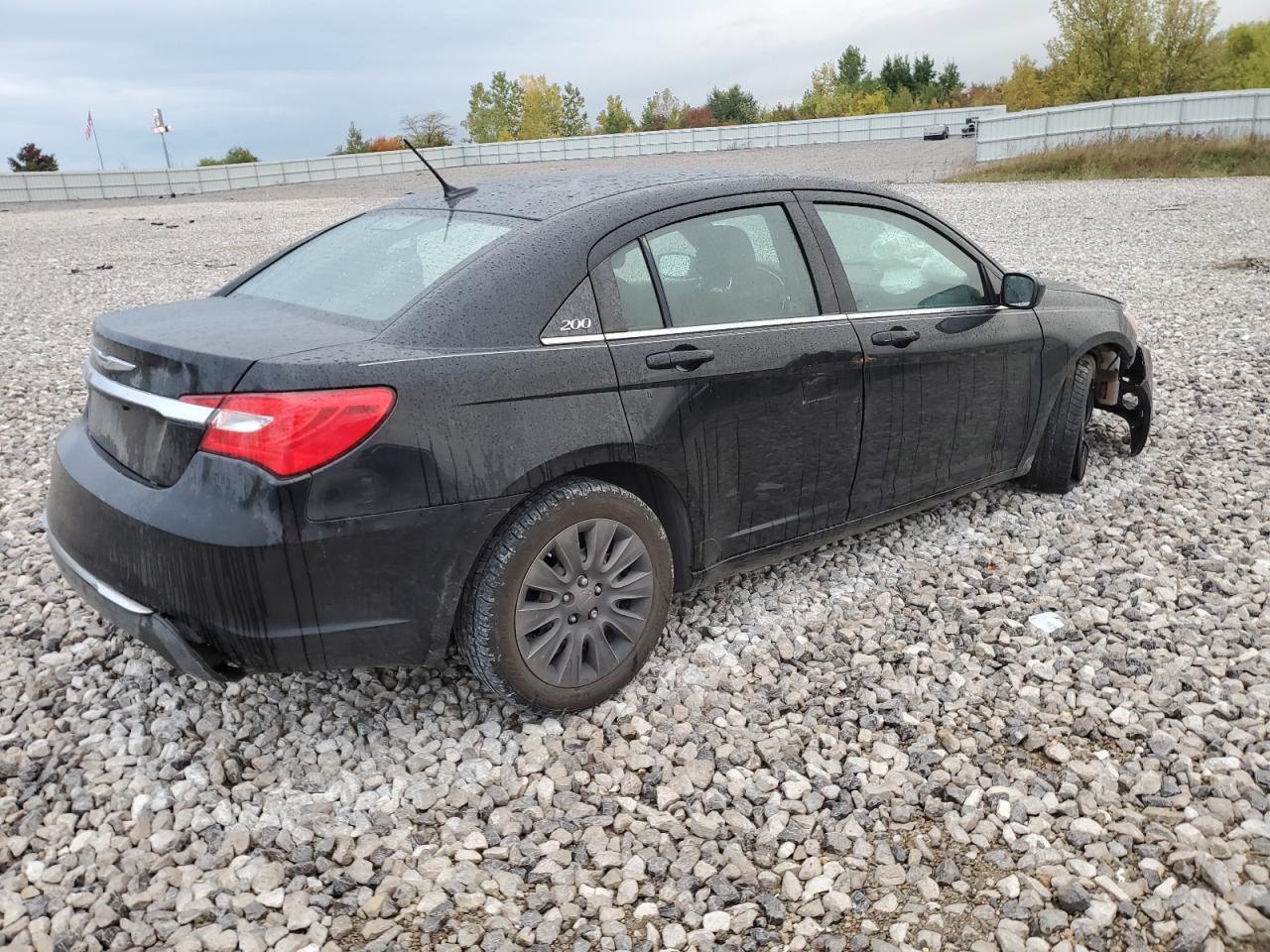 Изображение 3 2014 CHRYSLER 200 LX 2014 с VIN 1C3CCBAB3EN124231
