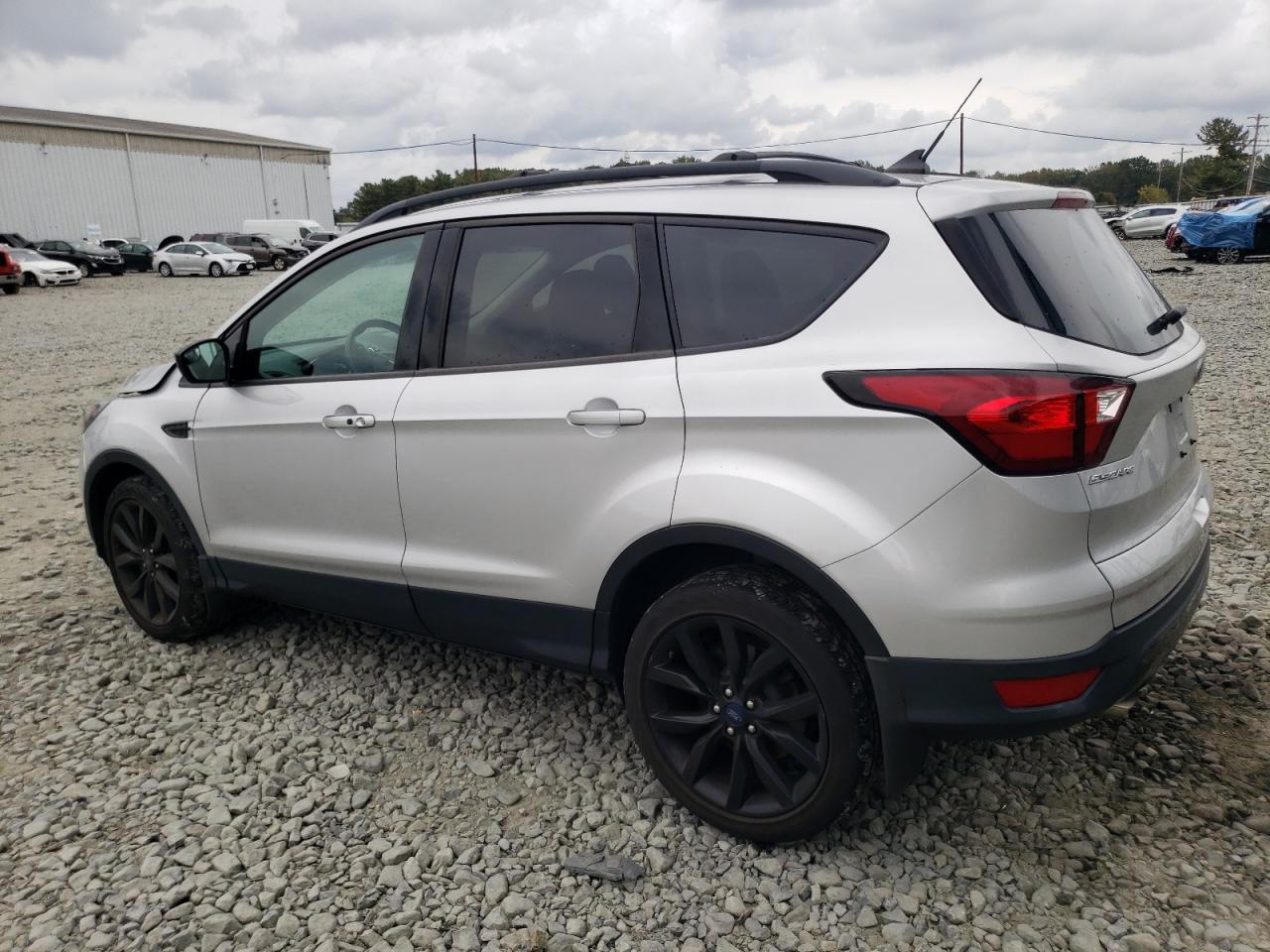 Image 2 of 2019 FORD ESCAPE SE 2019 with VIN 1FMCU9GD8KUB91995