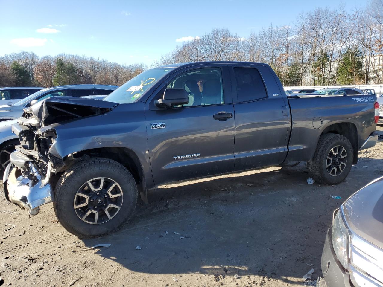 Image 1 of 2015 TOYOTA TUNDRA DOUBLE CAB SR/SR5 2015 with VIN 5TFUY5F16FX428372