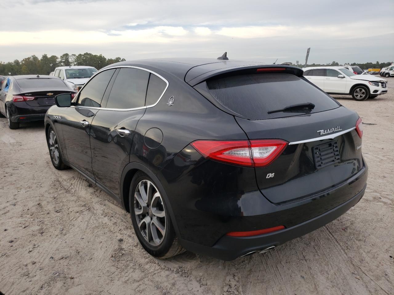 Изображение 2 Maserati Levante 2018 с VIN ZN661XUA2JX301234