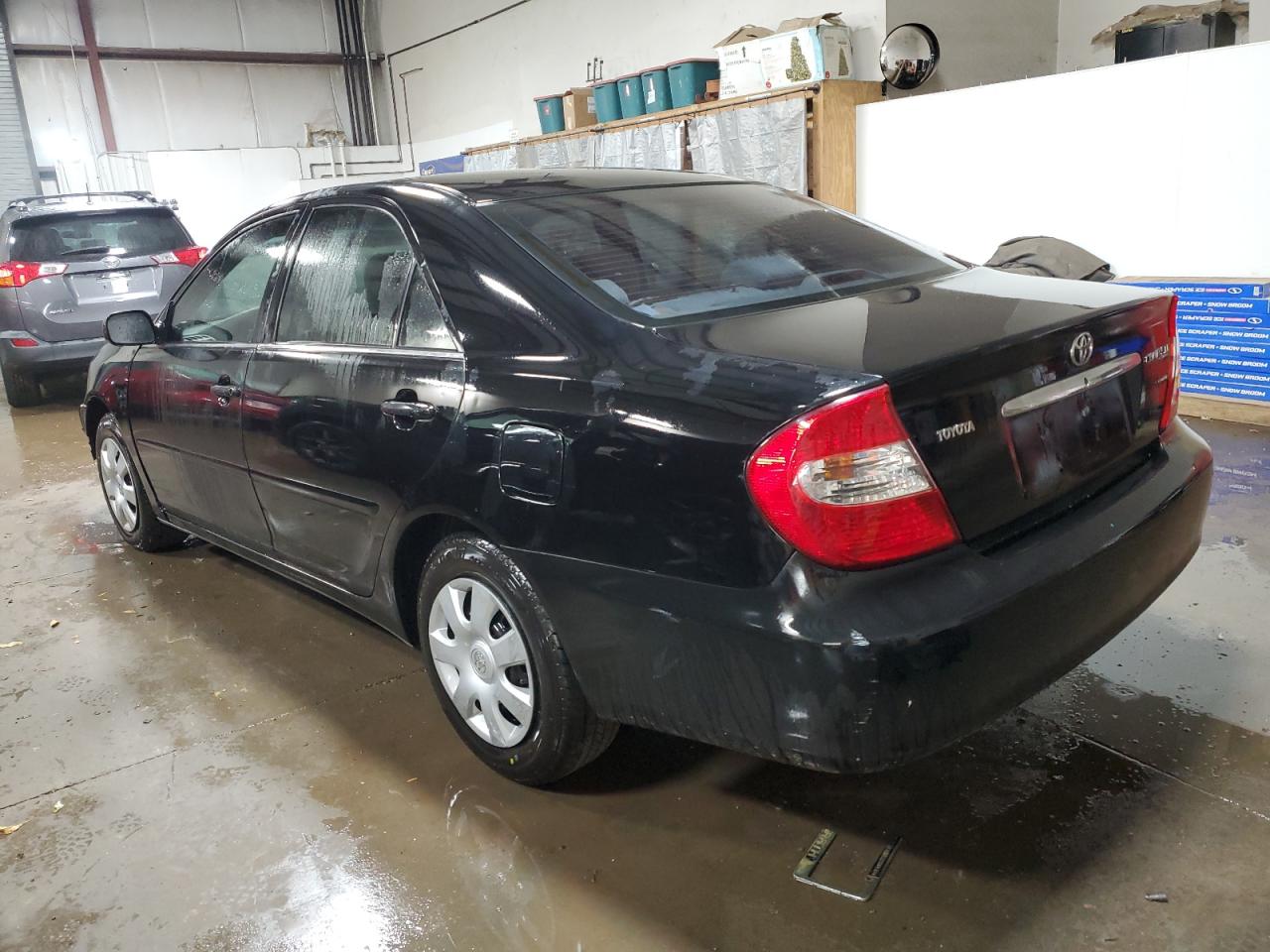 Image 2 of 2004 TOYOTA CAMRY LE 2004 with VIN 4T1BE32K74U330089