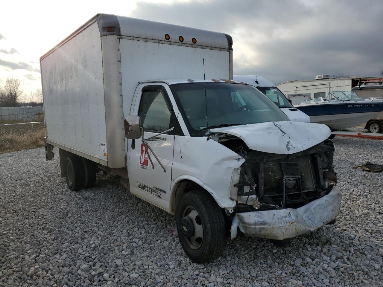 Image 1 of 2001 CHEVROLET EXPRESS CUTAWAY G3500 2001 with VIN 1GBJG31RX11203816