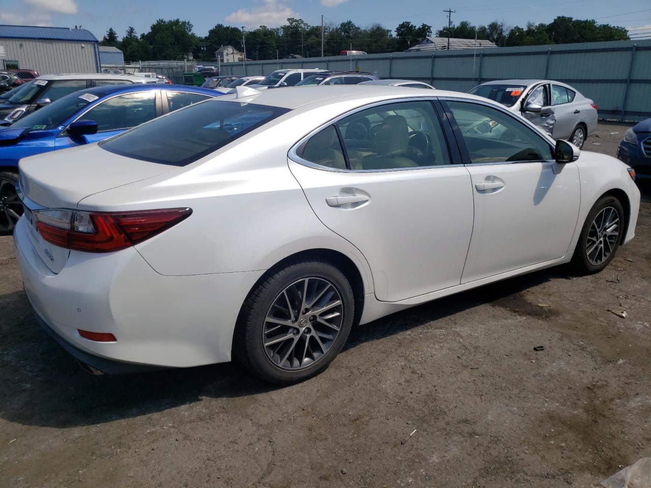 Изображение 3 Lexus Es 350 2016 с VIN JTHBK1GG3G2227059