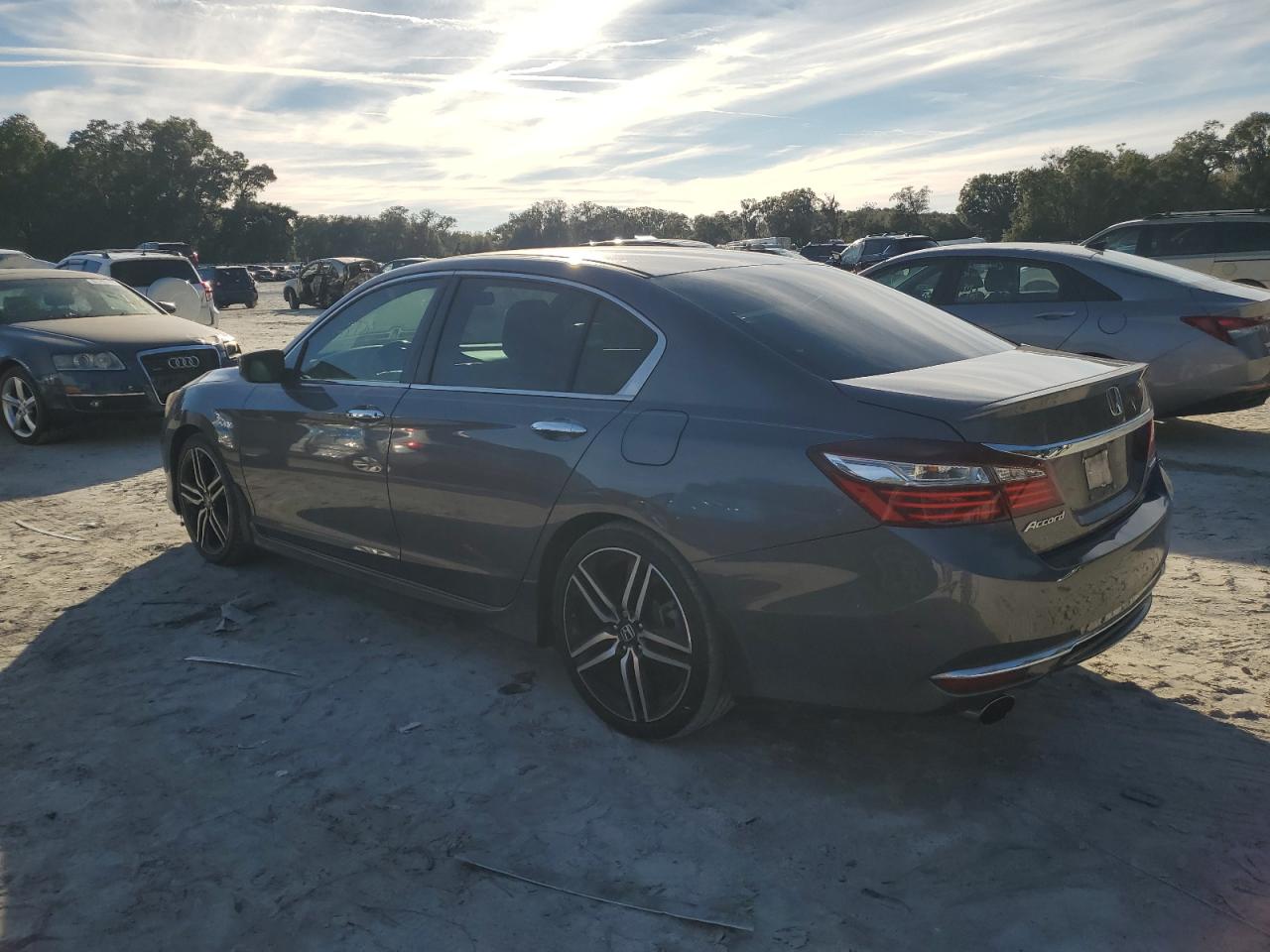 Obraz 2 z 2016 HONDA ACCORD SPORT 2016 z VIN 1HGCR2F57GA214720