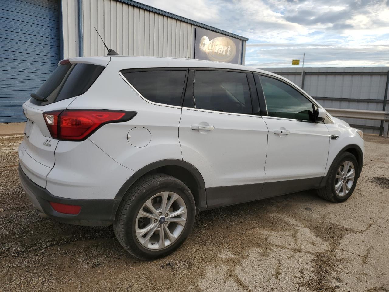 Image 3 of 2019 FORD ESCAPE SE 2019 with VIN 1FMCU0GD2KUA40954