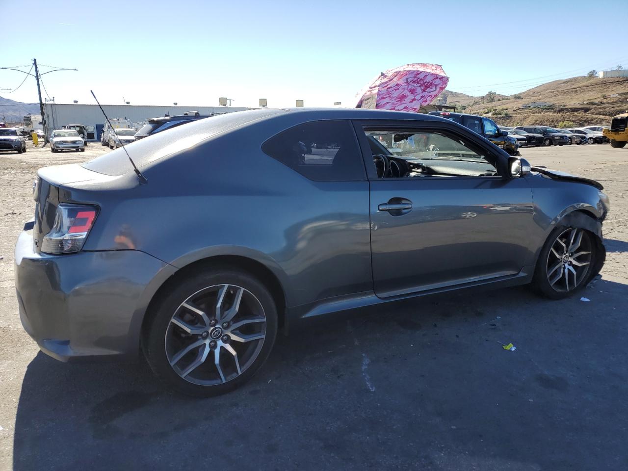 Image 3 of 2014 TOYOTA SCION TC  2014 with VIN JTKJF5C76E3077138