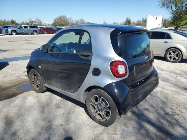 Obraz 2 z 2016 SMART FORTWO  2016 z VIN WMEFJ5DA5GK074408