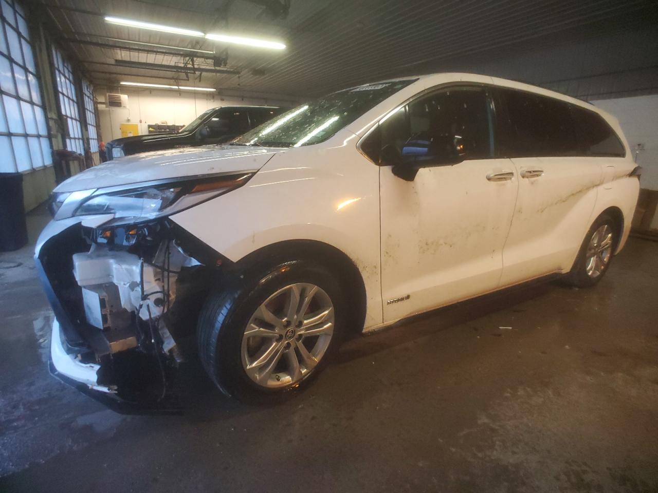 Obraz 1 z 2021 TOYOTA SIENNA XSE 2021 z VIN 5TDDSKFC5MS033801