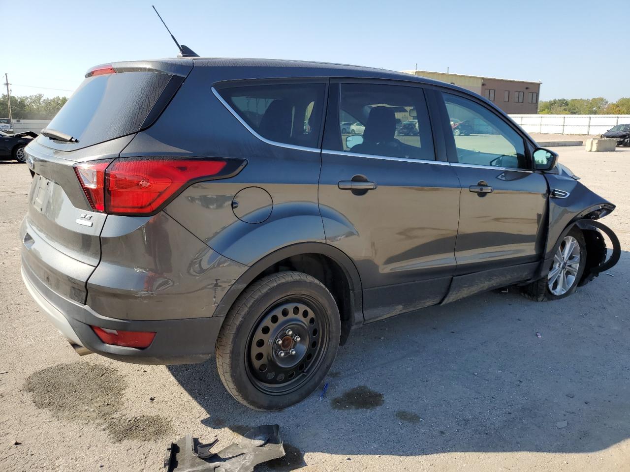 Image 3 of 2019 FORD ESCAPE SE 2019 with VIN 1FMCU0GD7KUA72119
