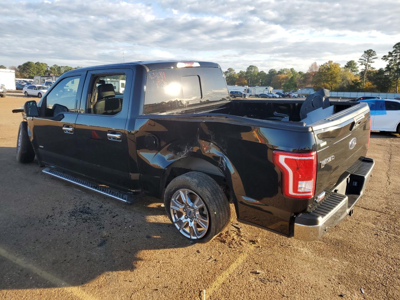 Image 2 of 2016 FORD F150 SUPERCREW 2016 with VIN 1FTEW1CPXGKD74617