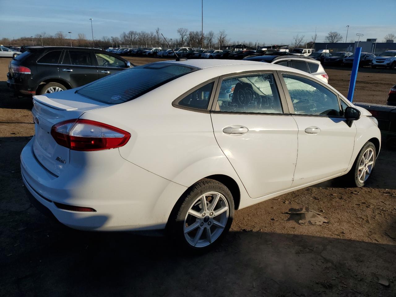 Image 3 of 2019 FORD FIESTA SE 2019 with VIN 3FADP4BJXKM137236