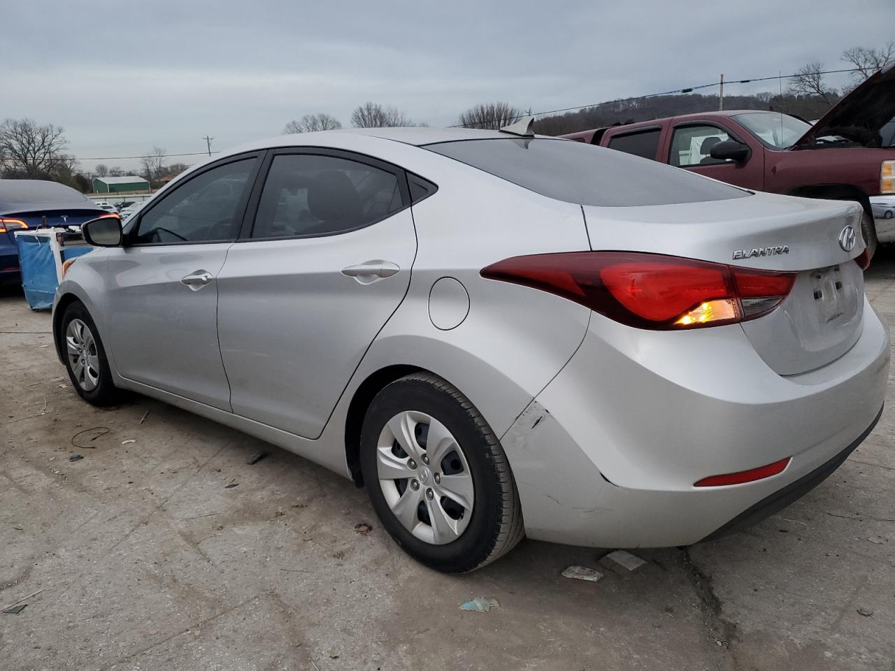 Image 2 of 2016 HYUNDAI ELANTRA SE 2016 with VIN 5NPDH4AE6GH726275
