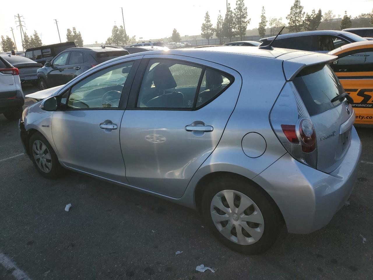Obraz 2 z 2013 TOYOTA PRIUS C  2013 z VIN JTDKDTB3XD1535780