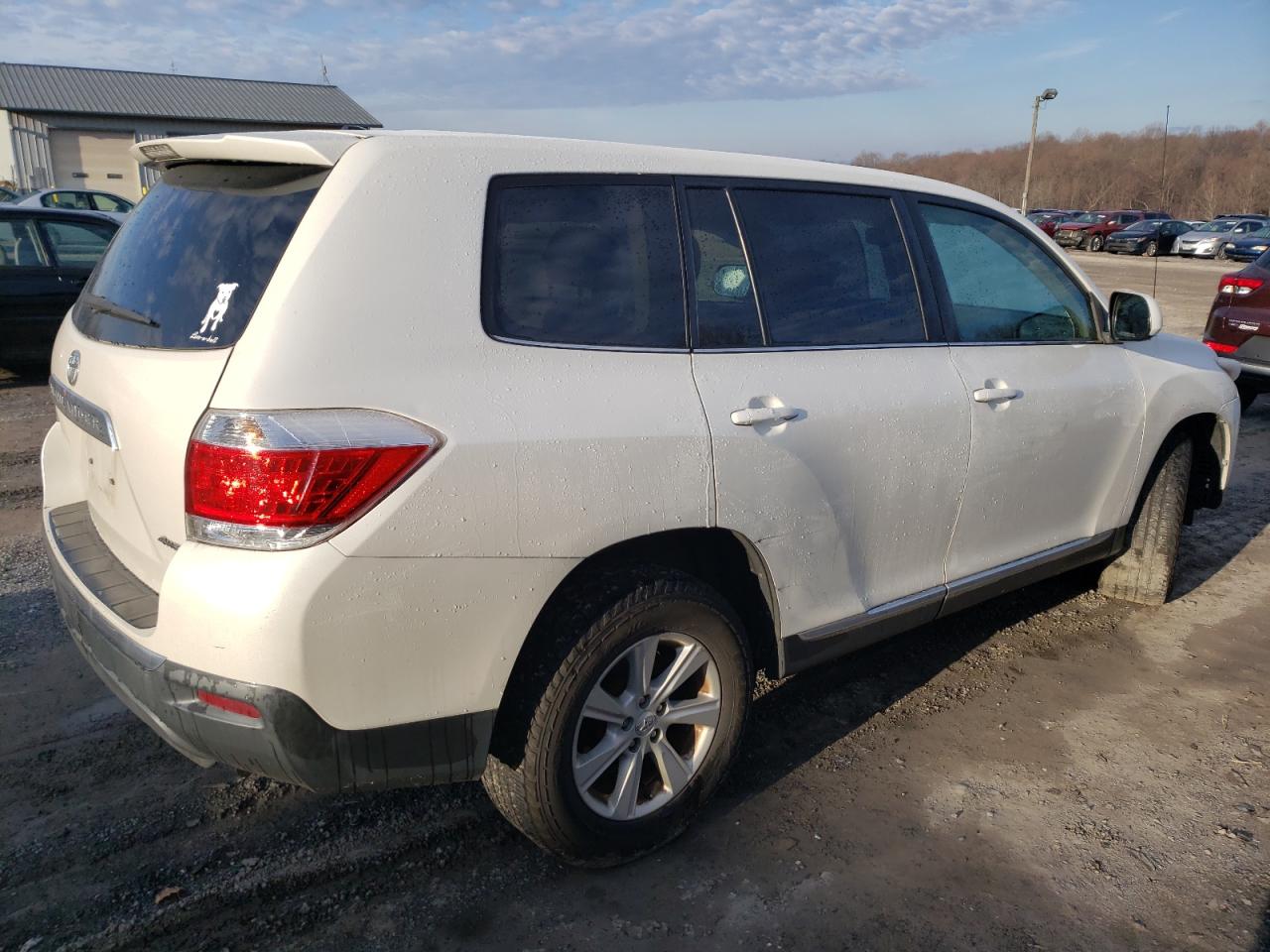Изображение 3 2011 TOYOTA HIGHLANDER BASE 2011 с VIN 5TDBK3EH3BS045632
