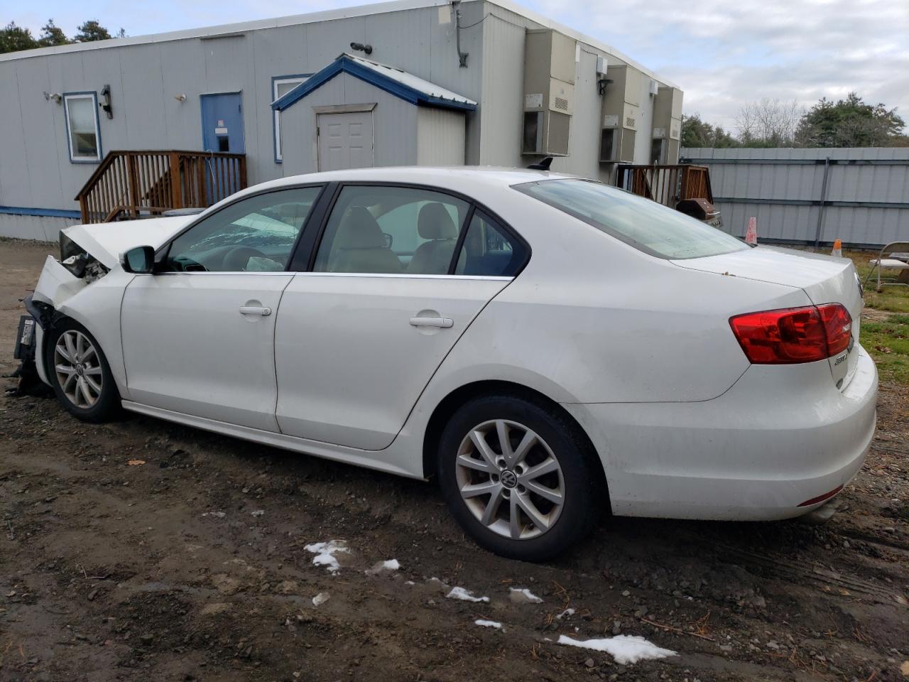Image 2 of 2013 VOLKSWAGEN JETTA SE 2013 with VIN 3VWBP7AJ8DM387689