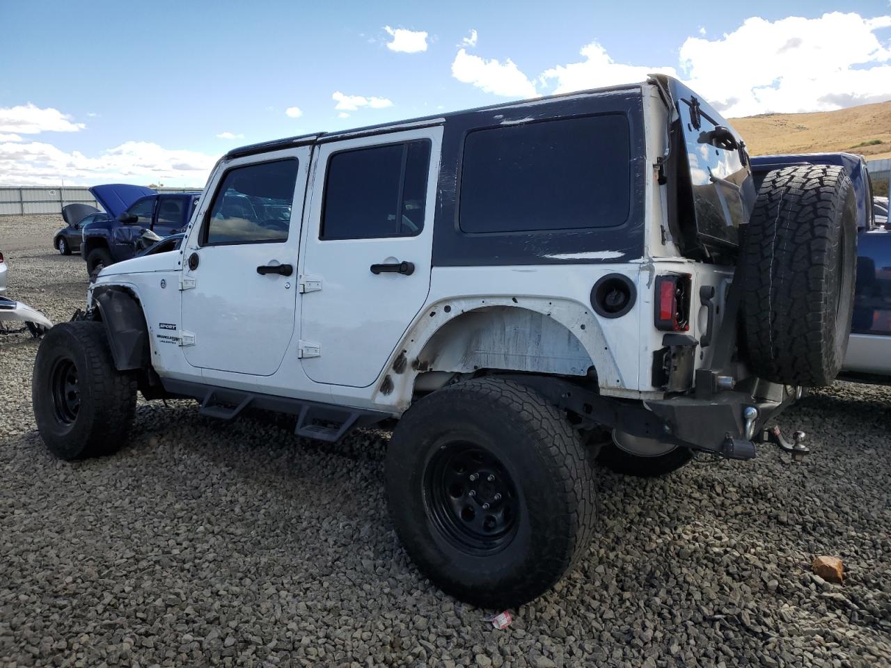 Obraz 2 z 2018 JEEP WRANGLER UNLIMITED SPORT 2018 z VIN 1C4BJWDG3JL868204