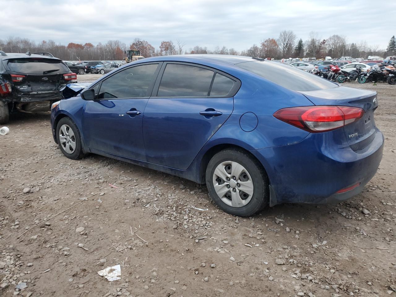Изображение 2 2018 KIA FORTE LX 2018 с VIN 3KPFK4A79JE246237