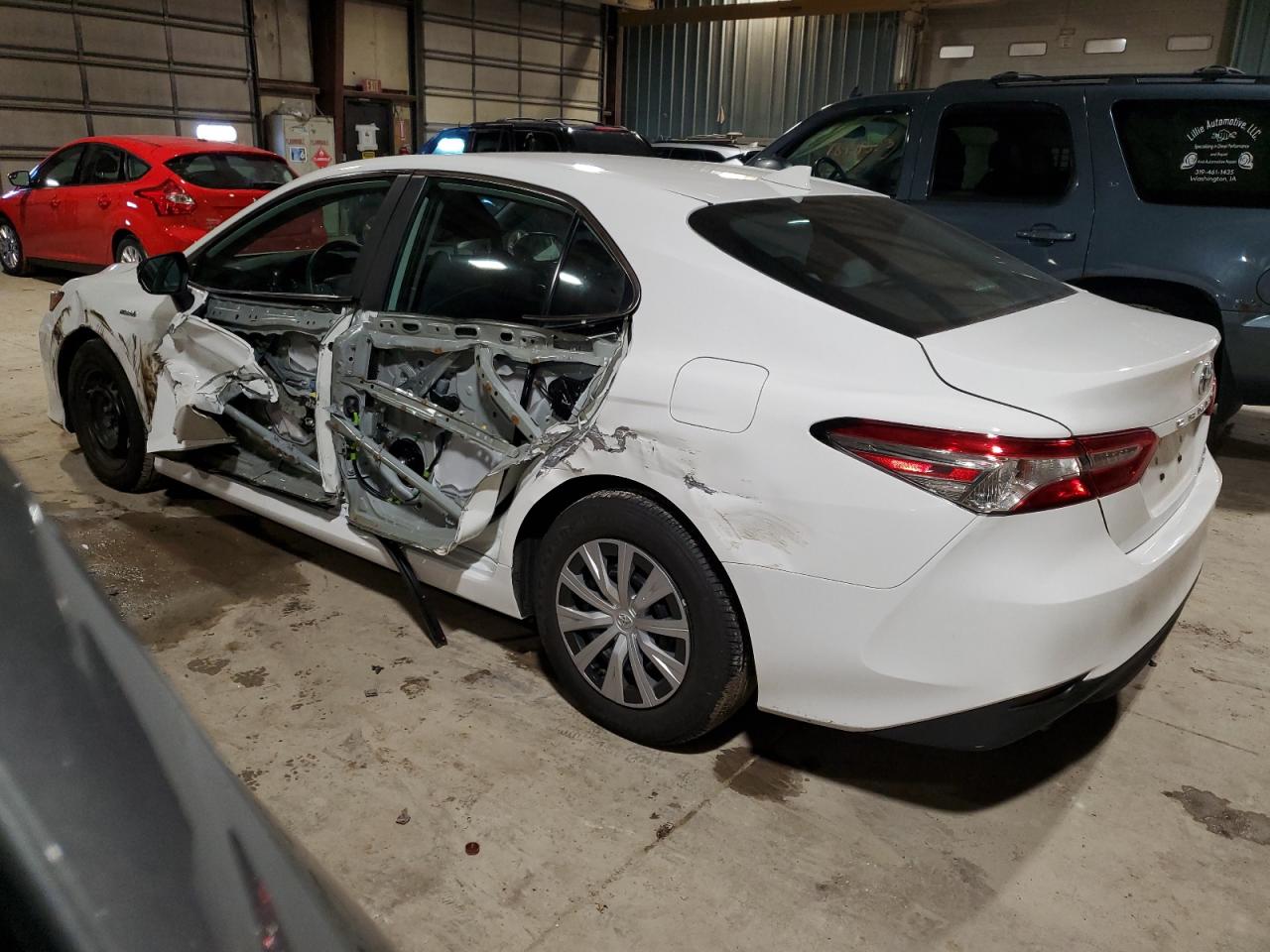 Image 2 of 2020 TOYOTA CAMRY LE 2020 with VIN 4T1C31AK6LU019803