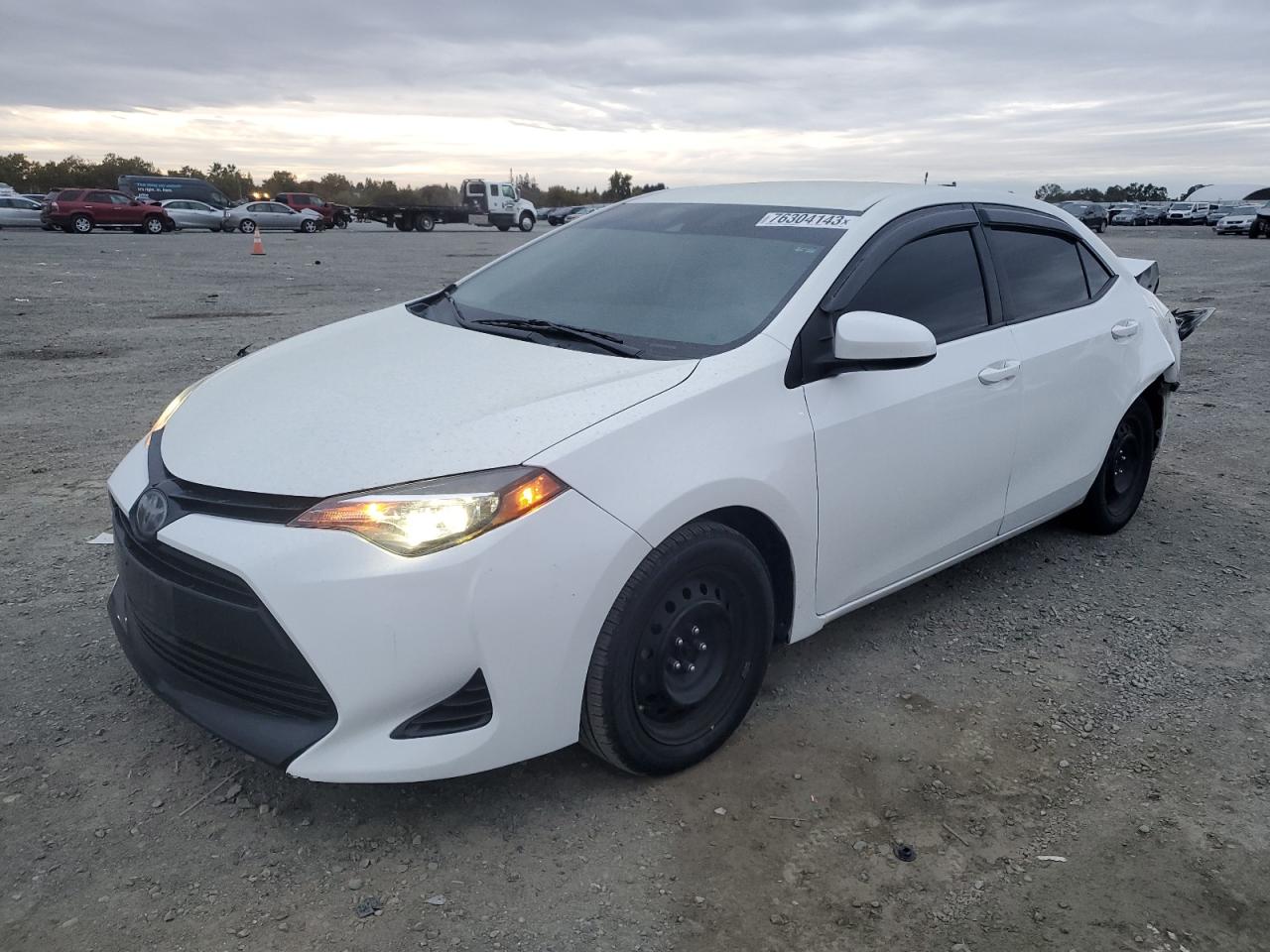 Image 1 of 2019 TOYOTA COROLLA L 2019 with VIN 5YFBURHE5KP908924