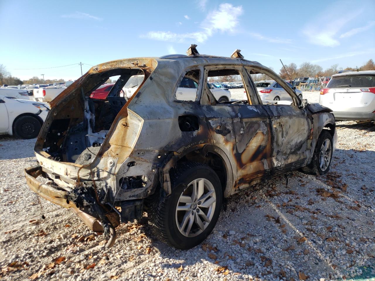 Image 3 of 2020 AUDI Q5 PREMIUM 2020 with VIN WA1ANAFY3L2033232