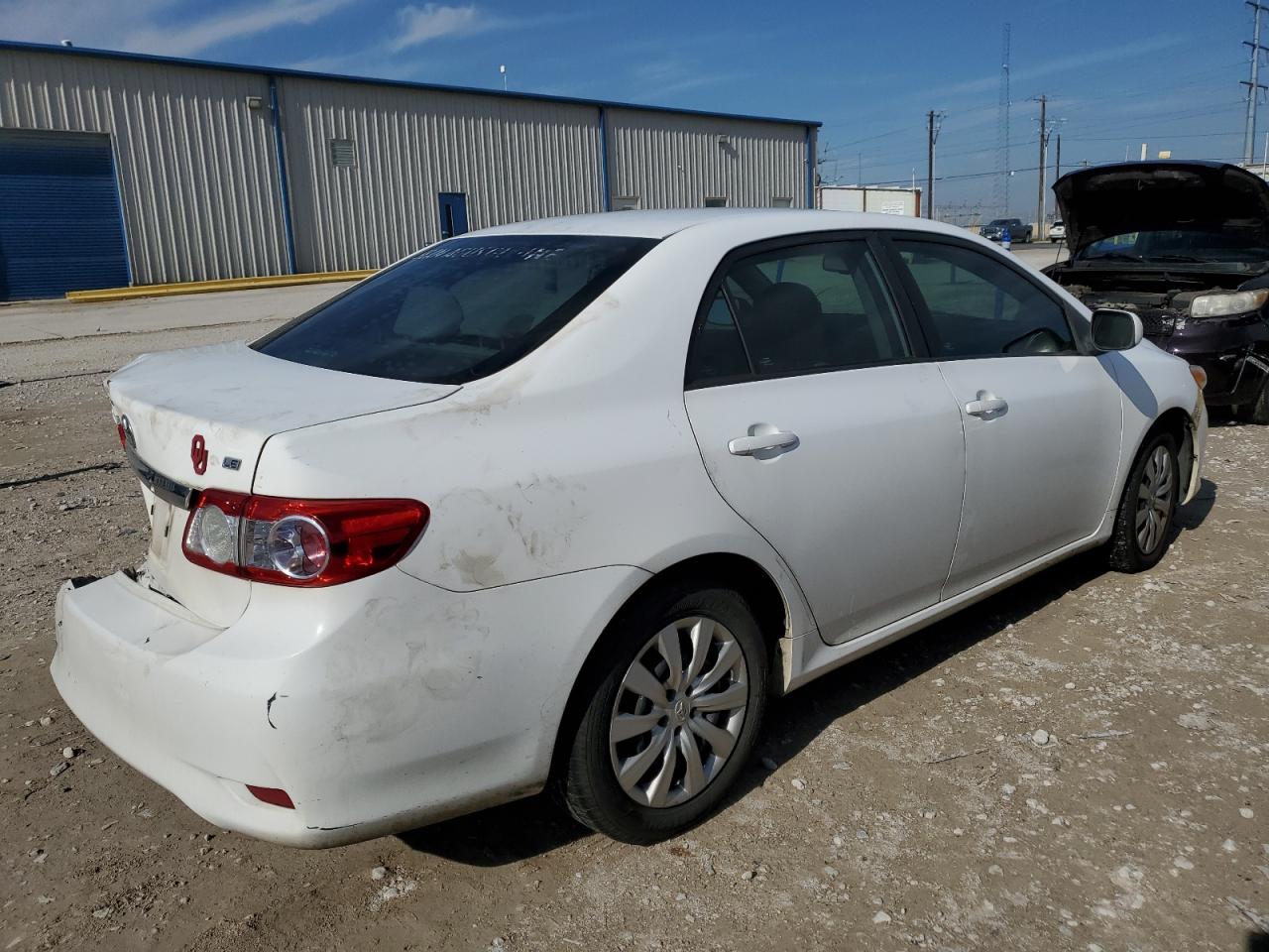 Obraz 3 z 2012 TOYOTA COROLLA BASE 2012 z VIN 2T1BU4EE1CC763700