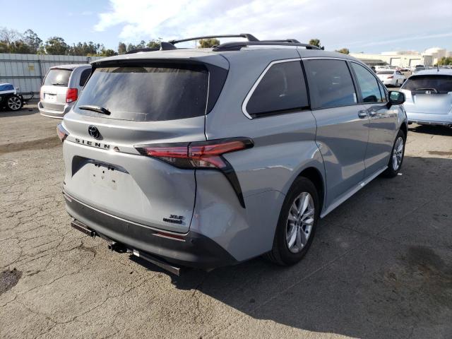 Obraz 3 z 2022 TOYOTA SIENNA XLE 2022 z VIN 5TDASKFC0NS049814