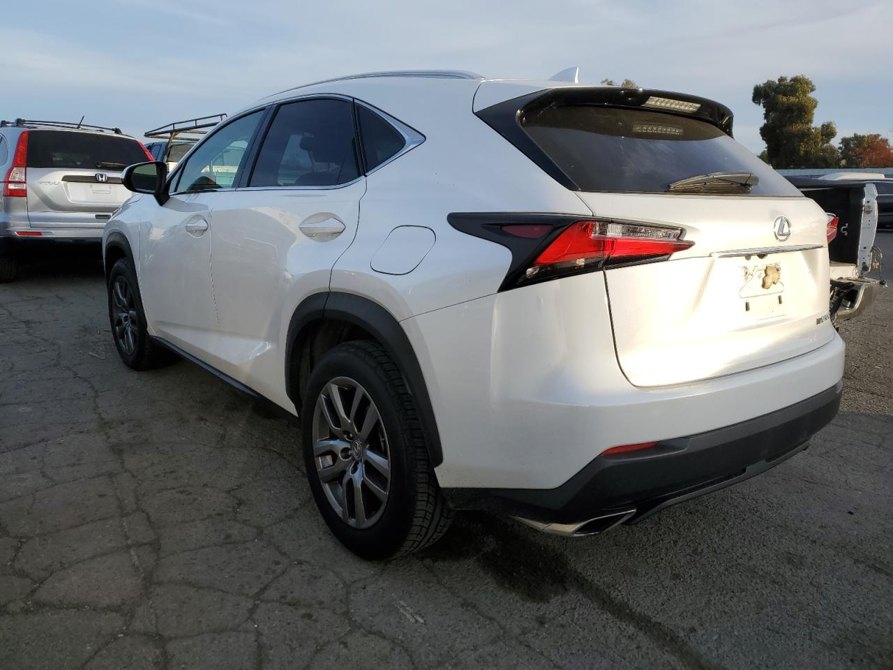 Изображение 2 2015 LEXUS NX 200T 2015 с VIN JTJBARBZ6F2027333