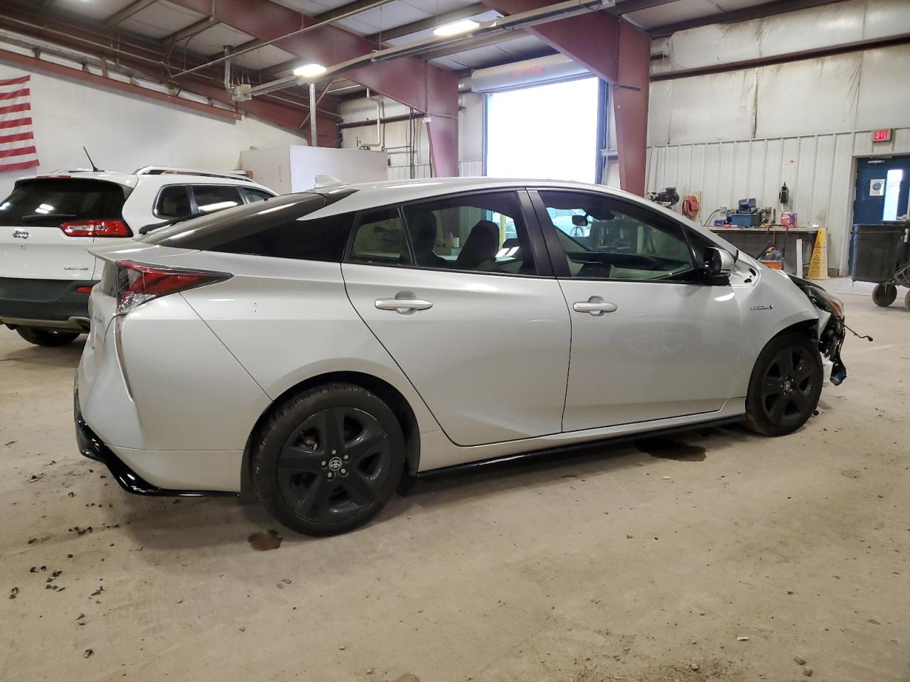 Image 3 of 2017 TOYOTA PRIUS  2017 with VIN JTDKARFU9H3536265