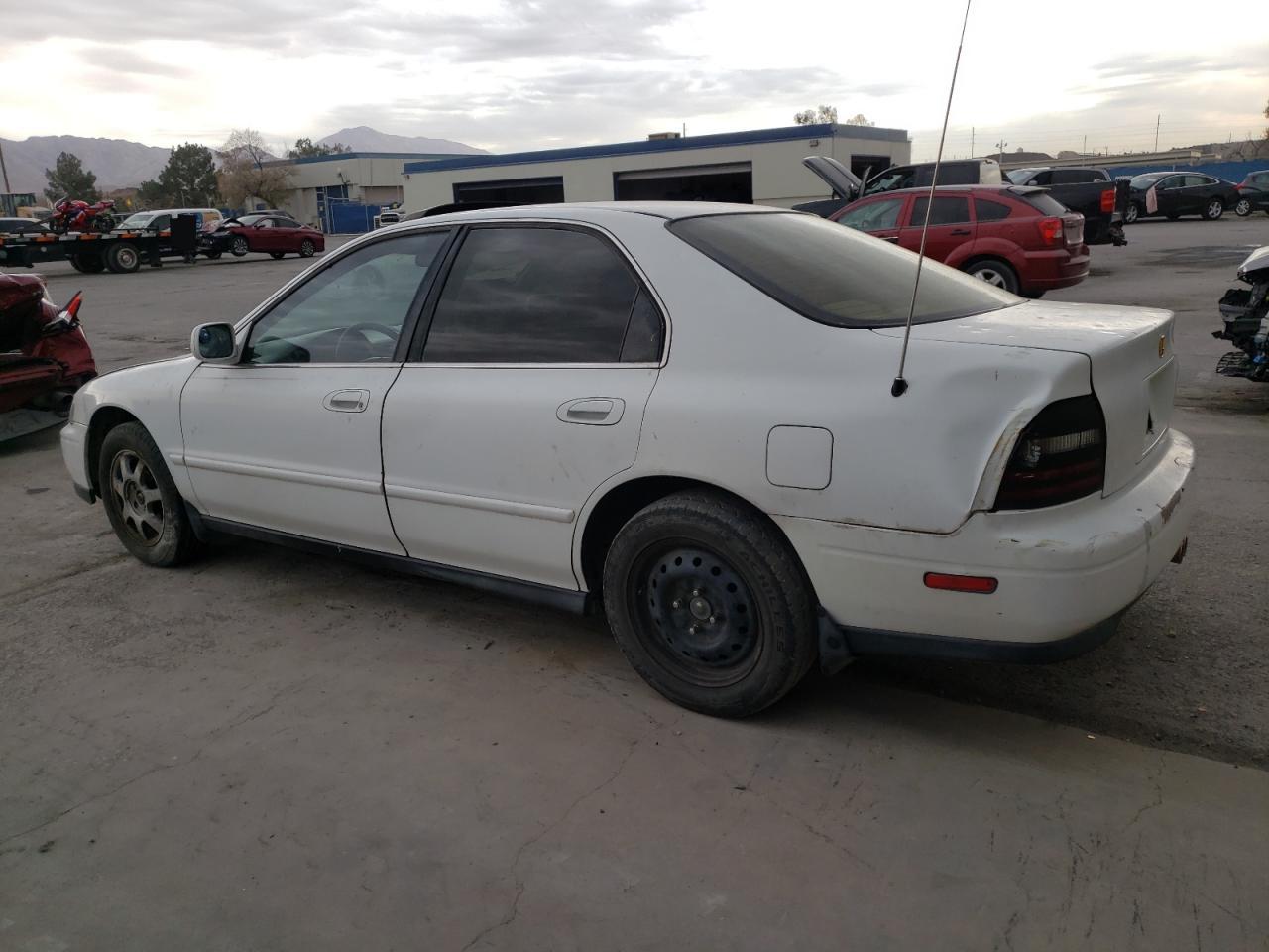 Image 2 of 1994 HONDA ACCORD EX 1994 with VIN JHMCD5658RC108961