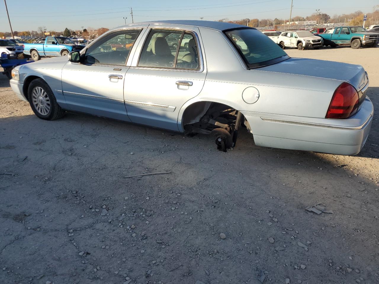 Изображение 2 2006 MERCURY GRAND MARQUIS LS 2006 с VIN 2MEFM75V76X640372