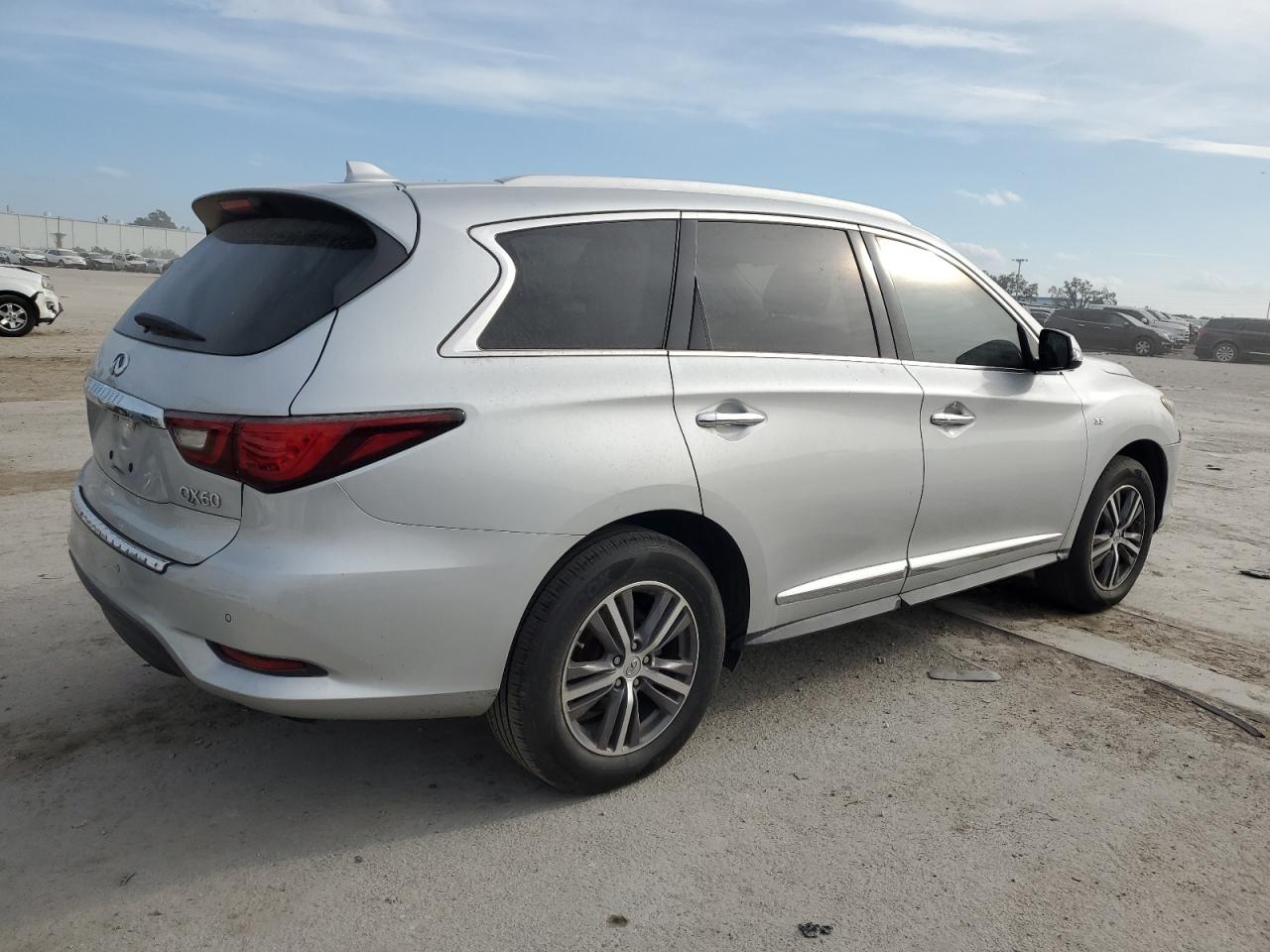 Изображение 3 2018 INFINITI QX60  2018 с VIN 5N1DL0MN1JC527913