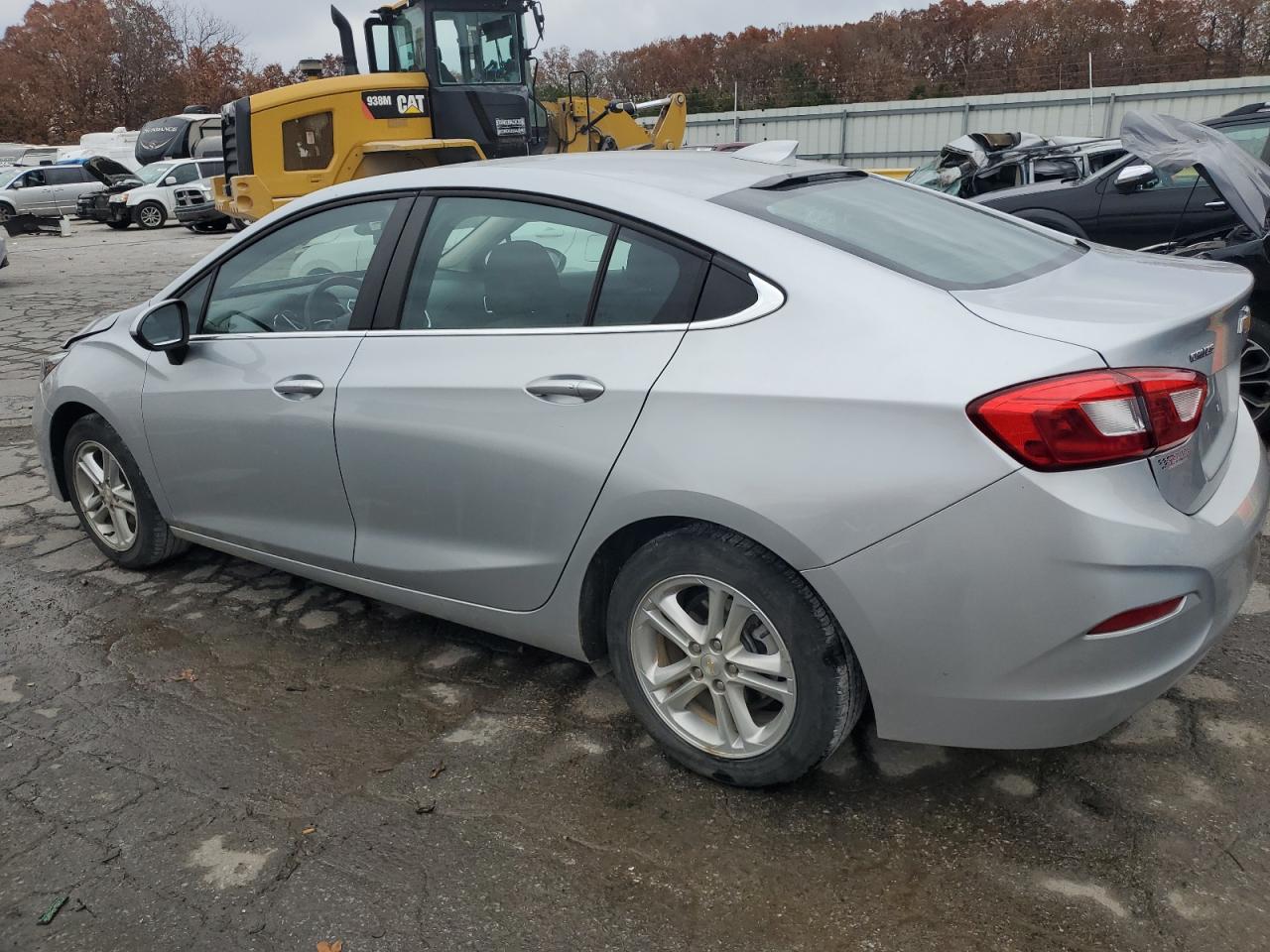 Image 2 of 2018 CHEVROLET CRUZE LT 2018 with VIN 1G1BE5SM1J7100679