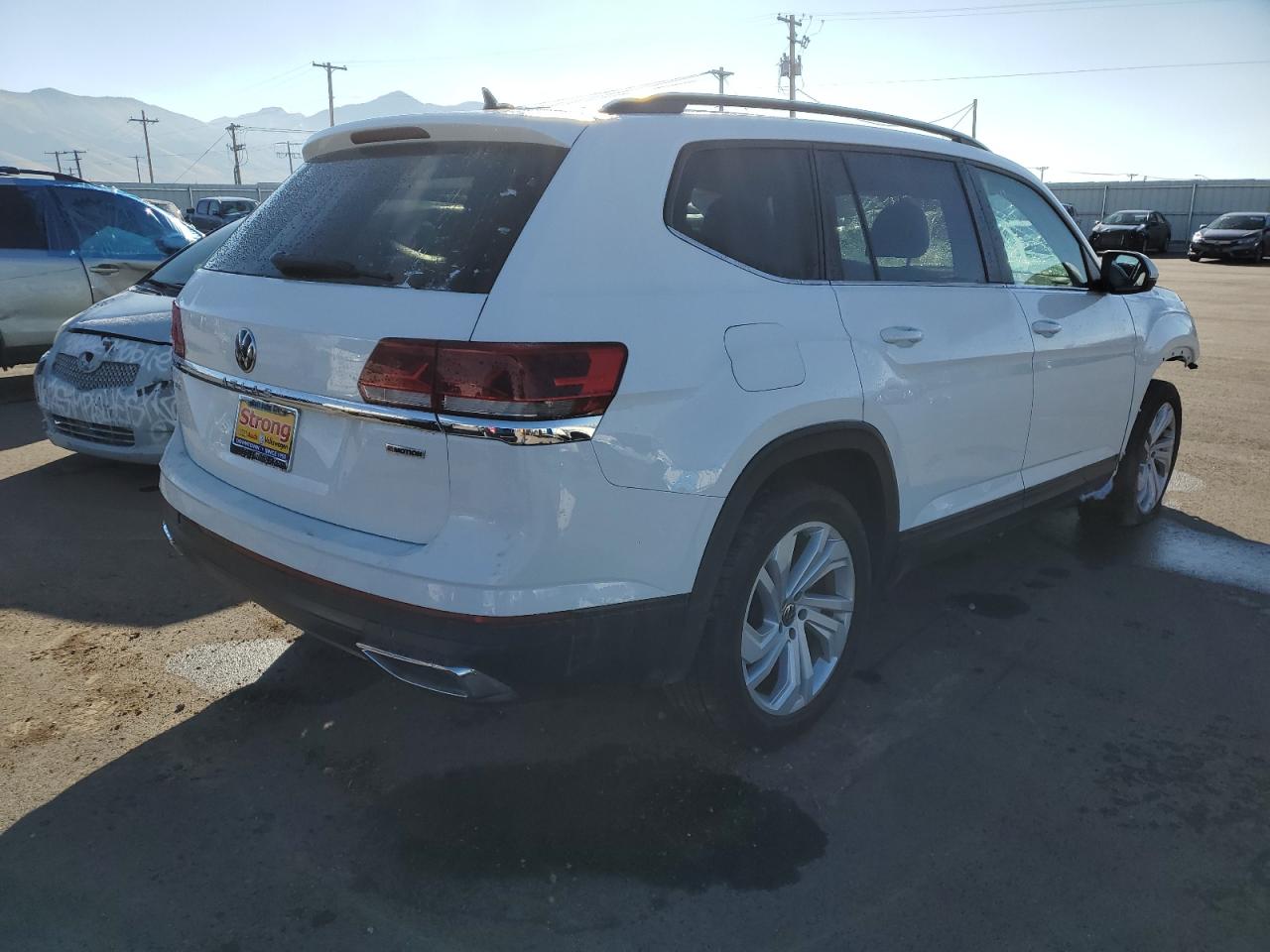Image 3 of 2021 VOLKSWAGEN ATLAS SE 2021 with VIN 1V2HR2CA4MC546490