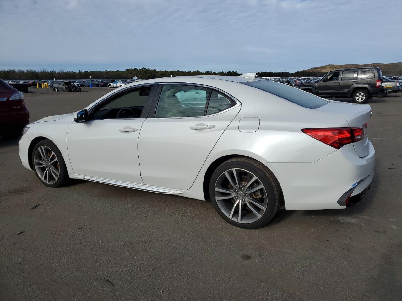 Изображение 2 2019 ACURA TLX TECHNOLOGY 2019 с VIN 19UUB2F43KA006715