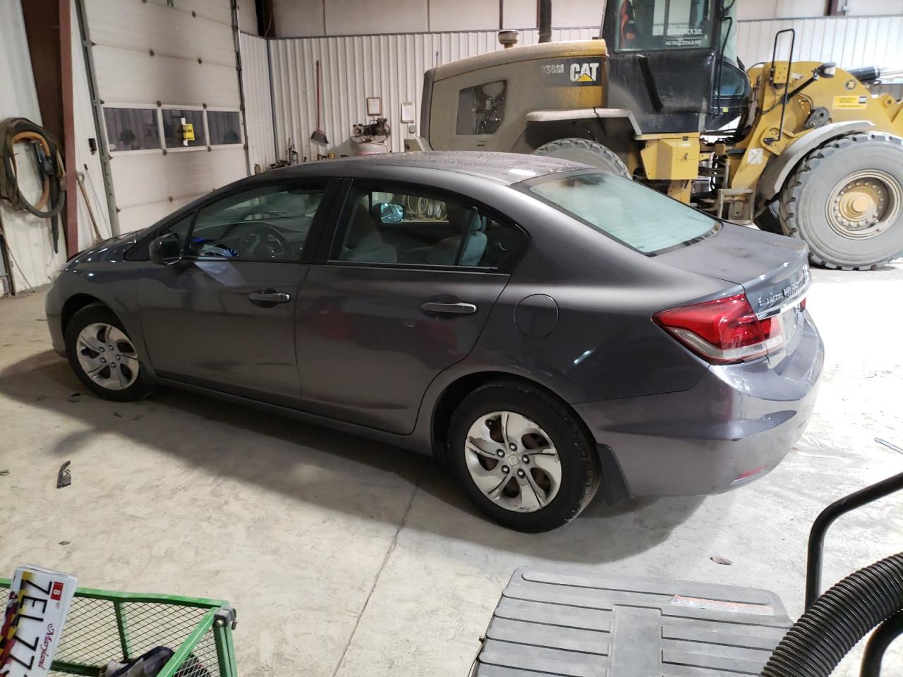 Изображение 2 2015 HONDA CIVIC LX 2015 с VIN 19XFB2F57FE081064