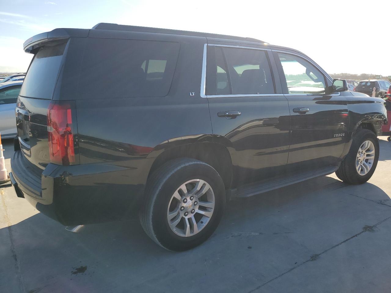 Изображение 3 2015 CHEVROLET TAHOE K1500 LT 2015 с VIN 1GNSKBKC4FR301727