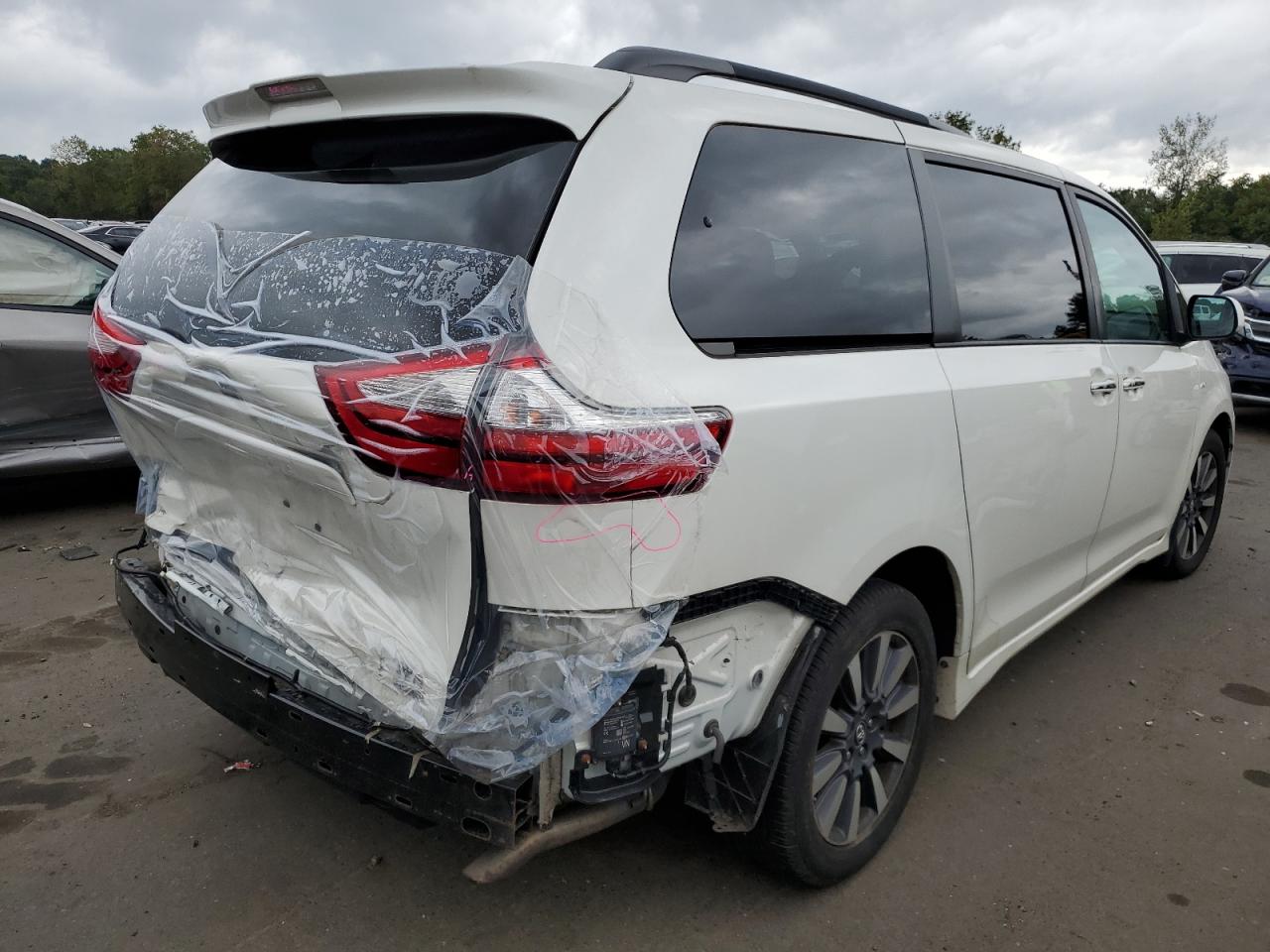 Изображение 3 2018 TOYOTA SIENNA XLE 2018 с VIN 5TDDZ3DC9JS201553