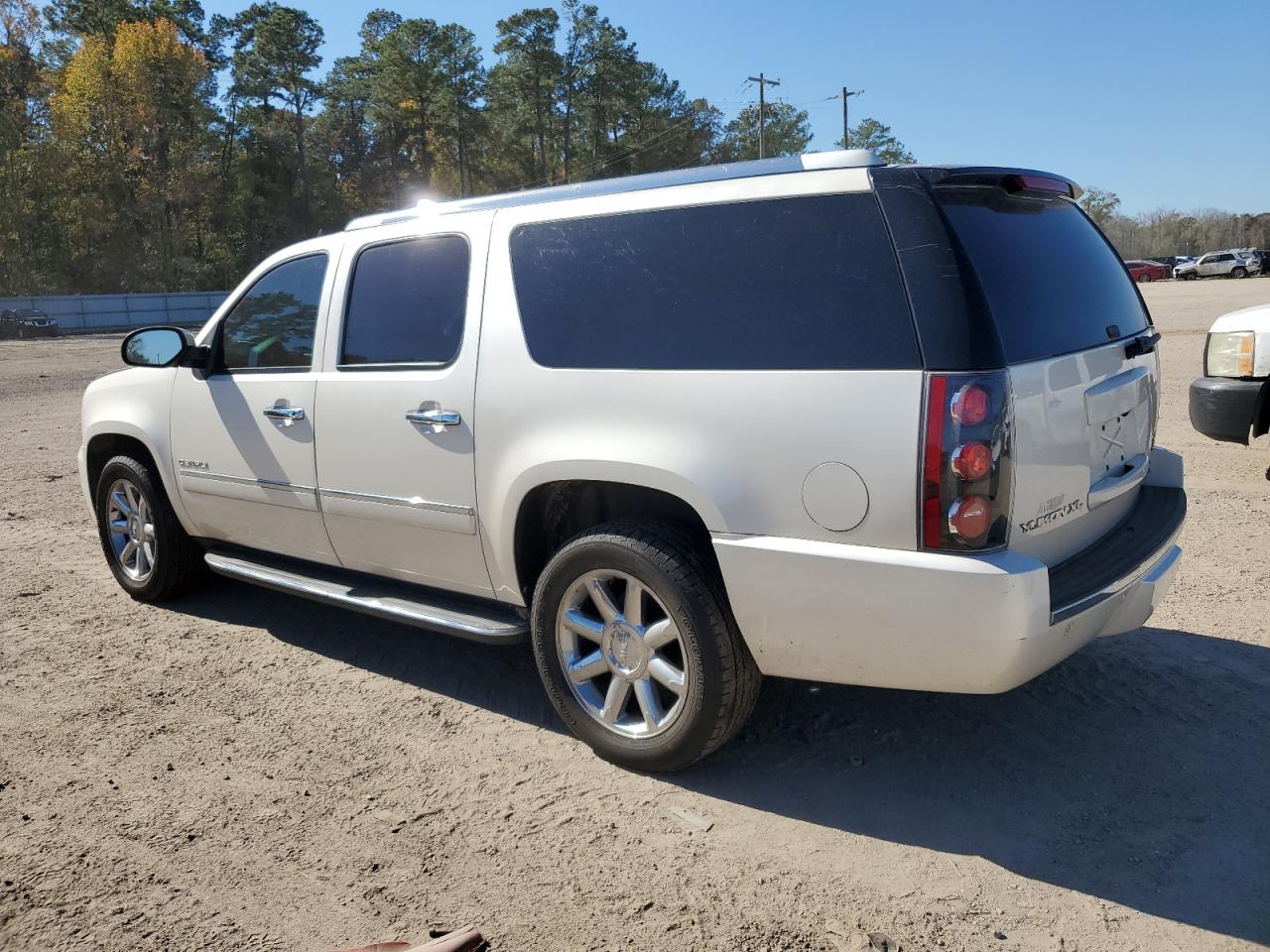 Изображение 2 2013 GMC YUKON XL DENALI 2013 с VIN 1GKS2MEF7DR145095