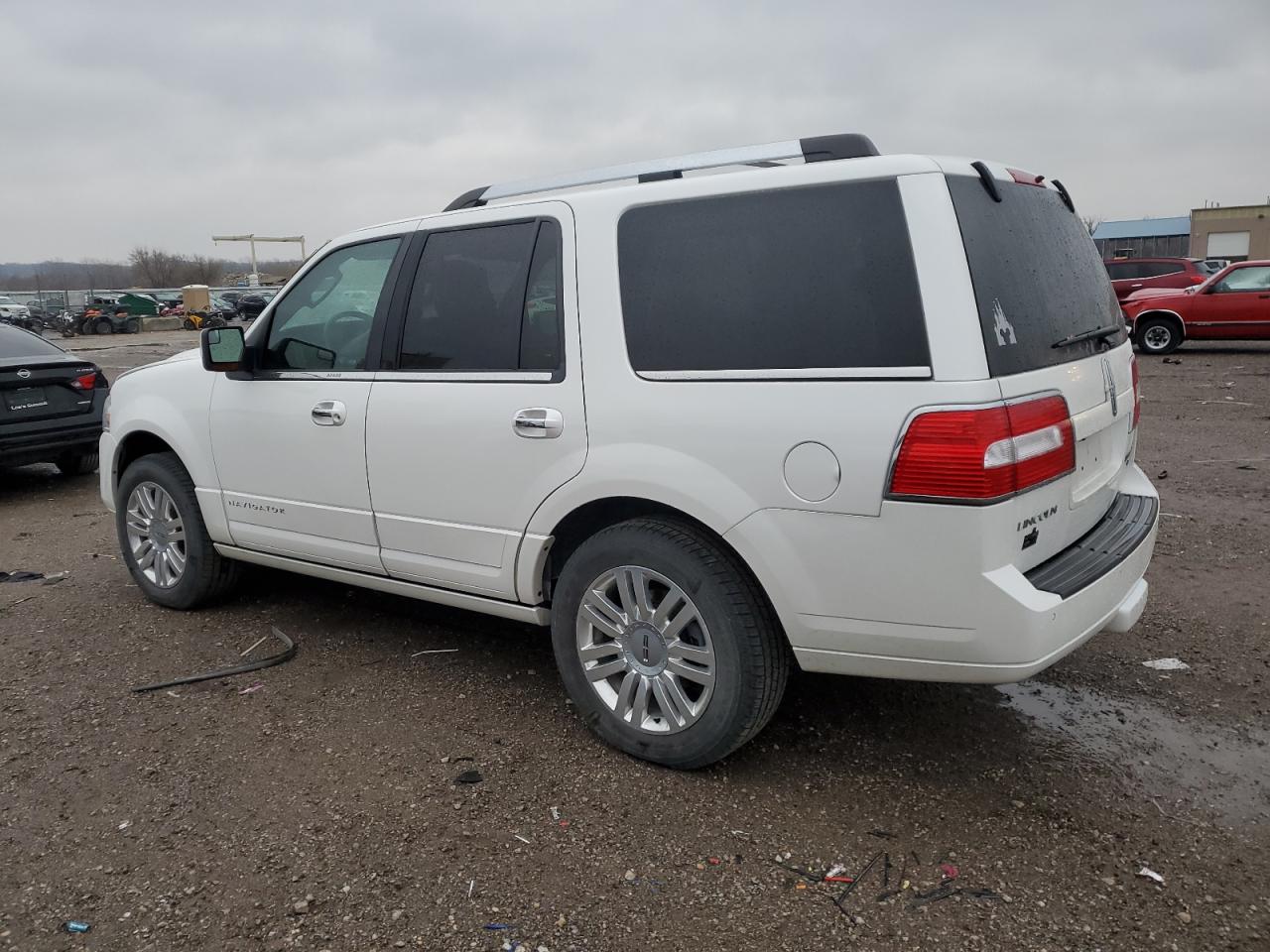 Image 2 of 2014 LINCOLN NAVIGATOR  2014 with VIN 5LMJJ2J52EEL03503