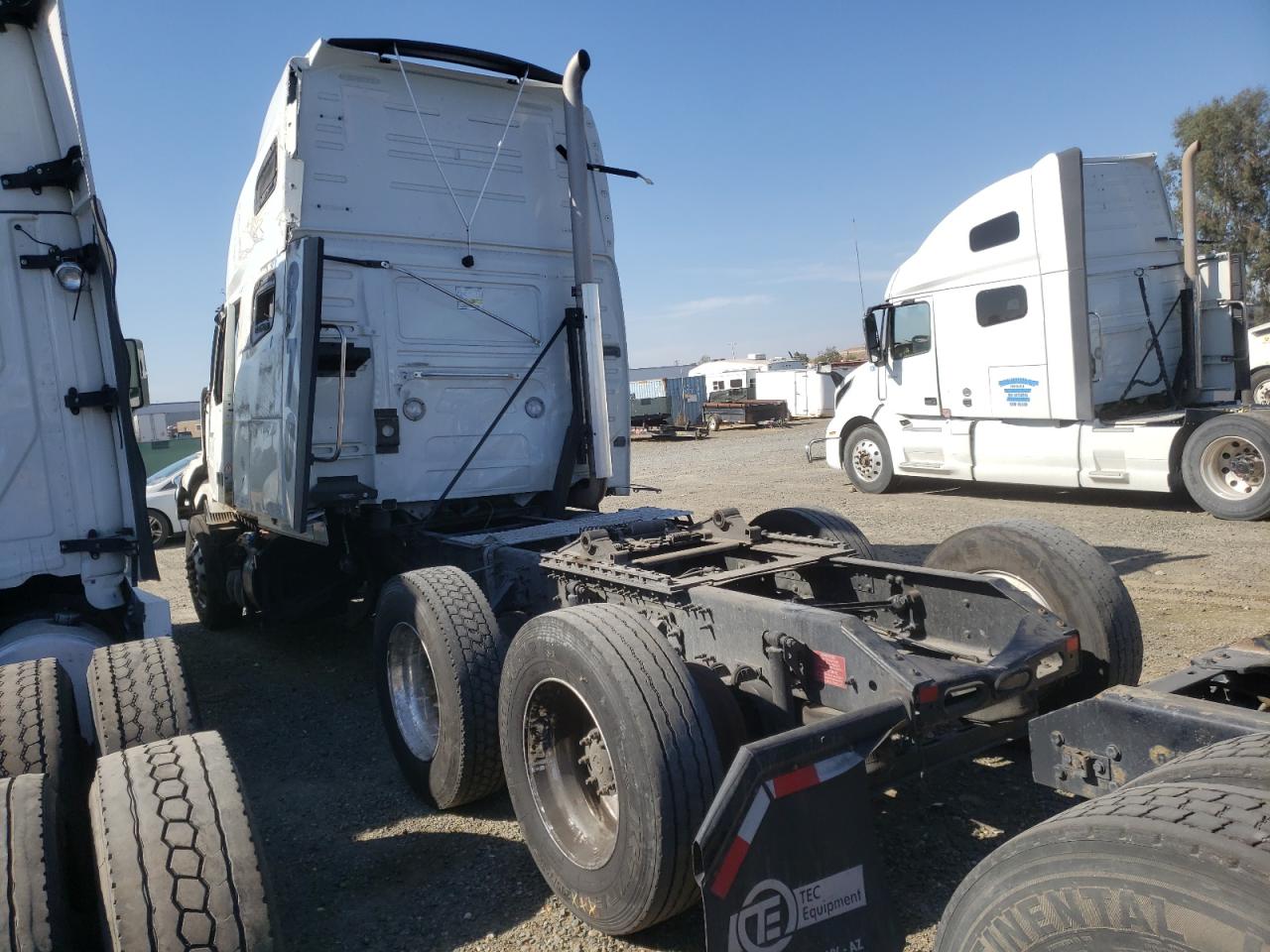 Image 3 of 2021 VOLVO VN VNL 2021 with VIN 4V4NC9EH9MN282443