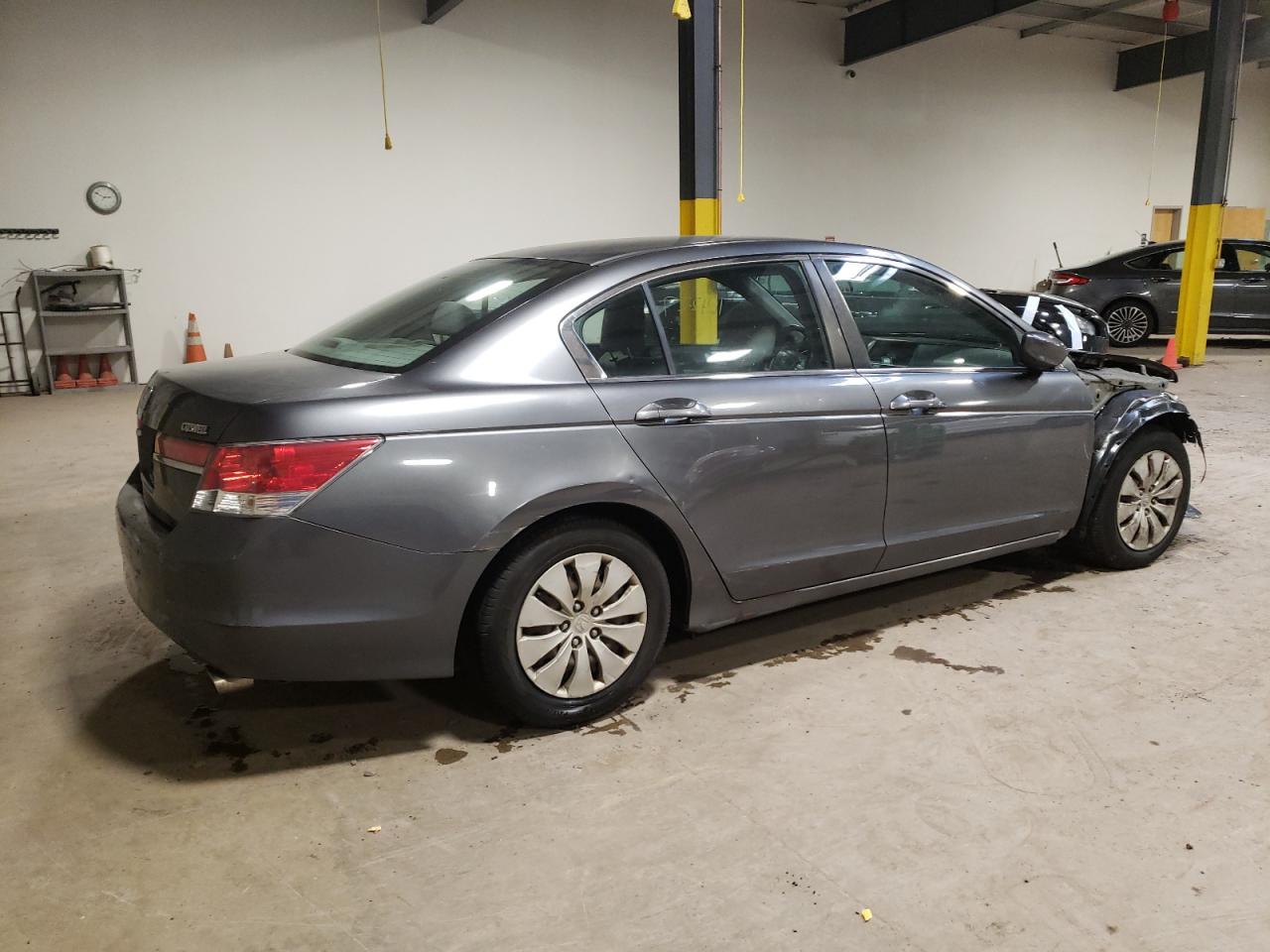 Изображение 3 2011 HONDA ACCORD LX 2011 с VIN 1HGCP2F38BA040394
