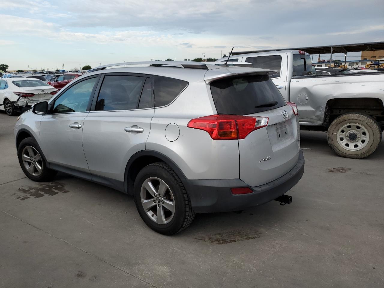 Image 2 of 2015 TOYOTA RAV4 XLE 2015 with VIN JTMWFREVXFJ038100