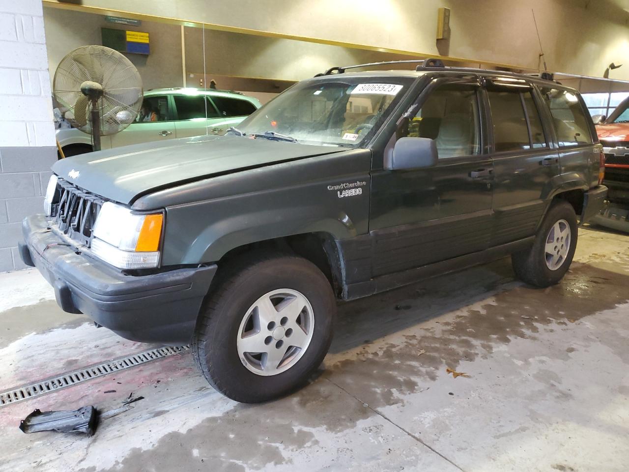 Image 1 of 1994 JEEP GRAND CHEROKEE LAREDO 1994 with VIN 1J4GZ58Y8RC320250