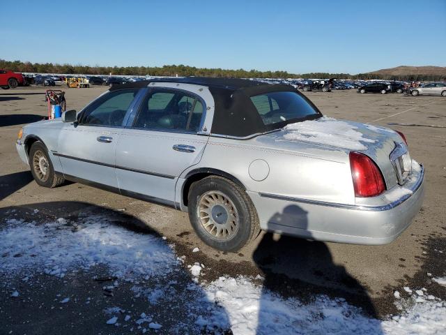 Obraz 2 z 2000 LINCOLN TOWN CAR SIGNATURE 2000 z VIN 1LNHM82W5YY923980